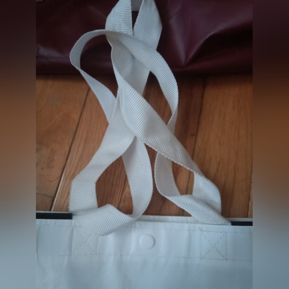 2 Lululemon bags - Picture 9 of 16